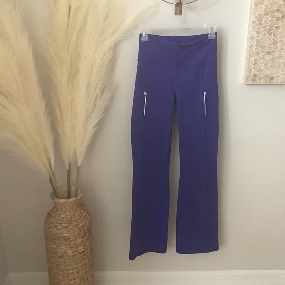 Athleta Ranier Bootcut Yoga Pant Size XS - Picture 4 of 14